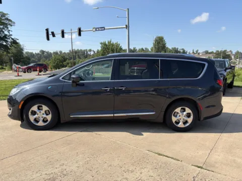 More photos of 2019 Chrysler Pacifica Hybrid Touring L at Houdek Auto Center, IA