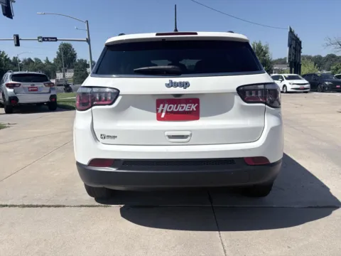 More photos of 2019 Jeep Compass Latitude at Houdek Auto Center, IA