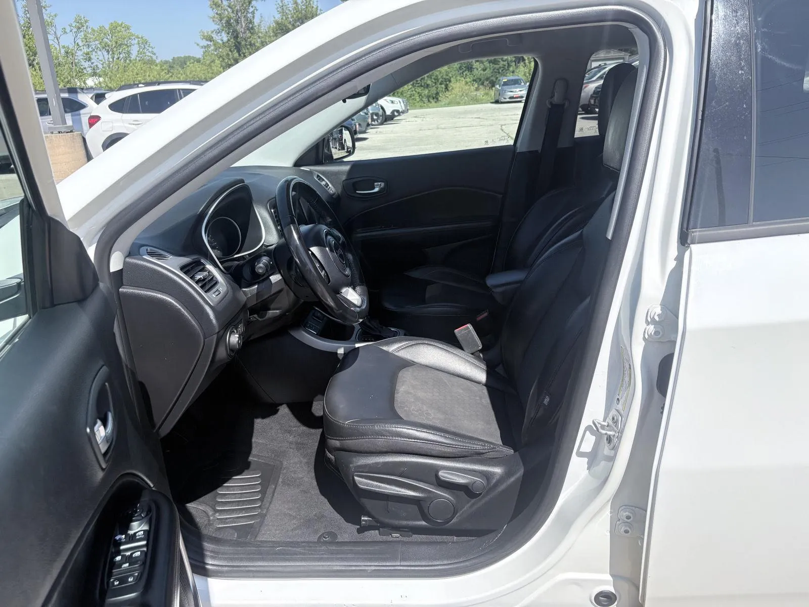 Jeep Compass photo 11
