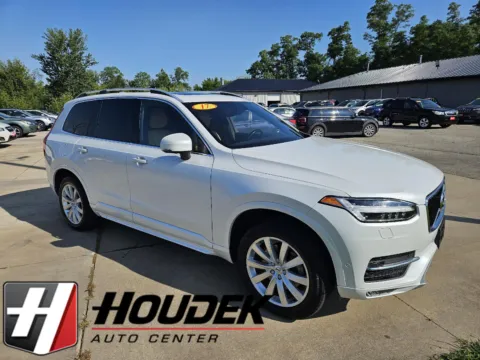White 2017 Volvo XC90 Momentum for sale in Marion, IA