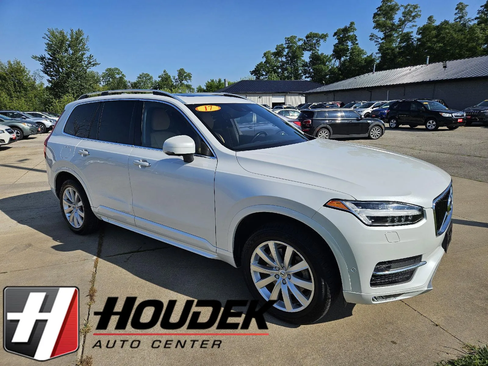 White 2017 Volvo XC90 Momentum for sale in Marion, IA