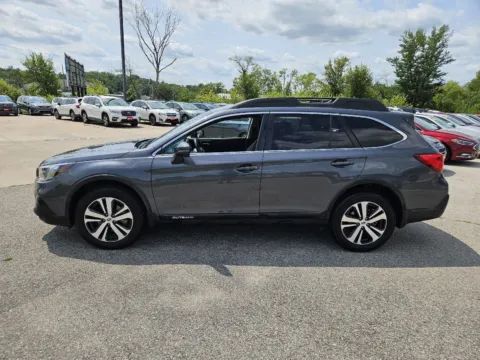 More photos of 2018 Subaru Outback Limited at Houdek Auto Center, IA