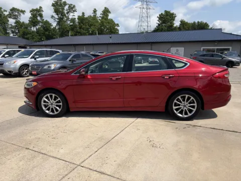More photos of 2017 Ford Fusion SE at Houdek Auto Center, IA
