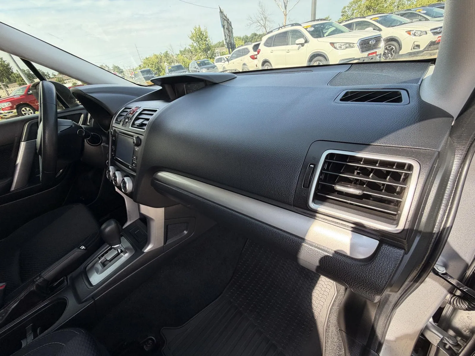 Subaru Forester photo 14