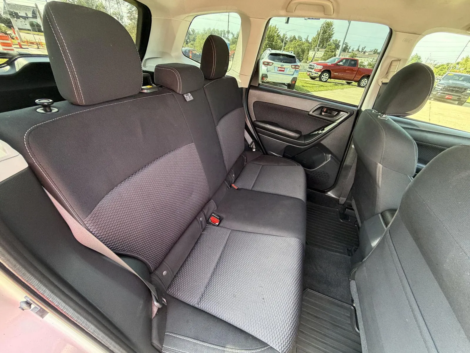Subaru Forester photo 17