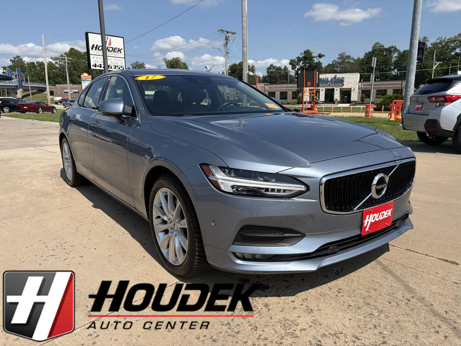 2017 Volvo S90 Momentum