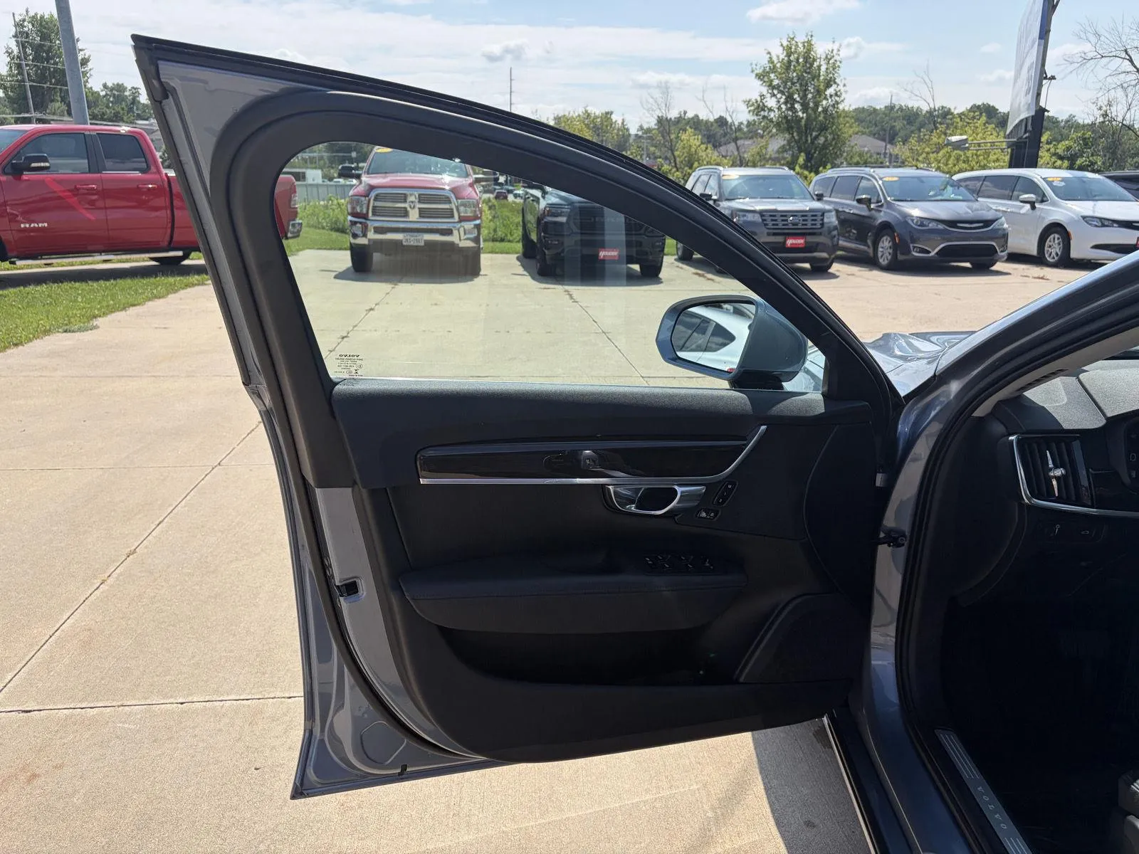 Volvo S90 photo 10