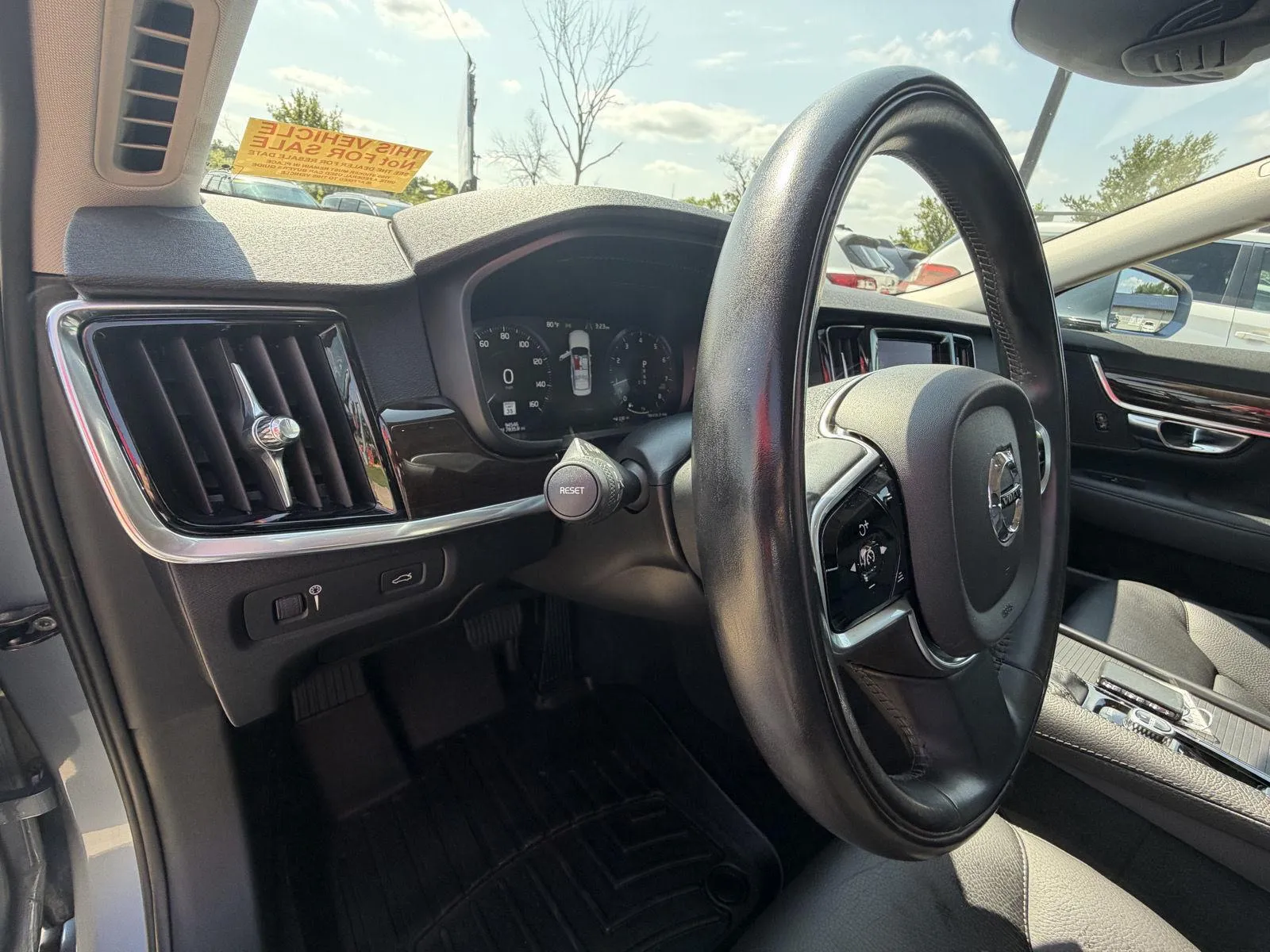 Volvo S90 photo 11