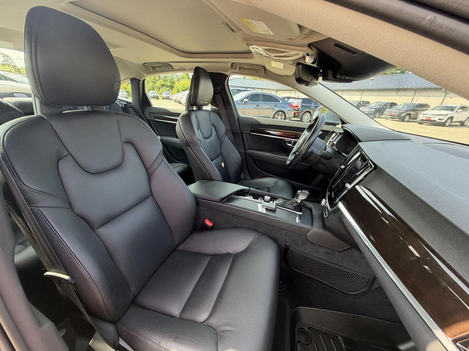 Volvo S90 photo 15
