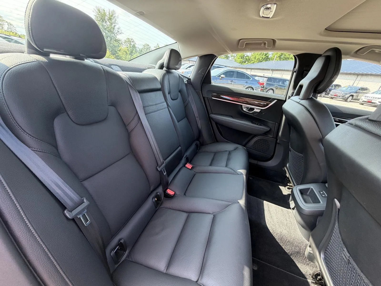 Volvo S90 photo 16