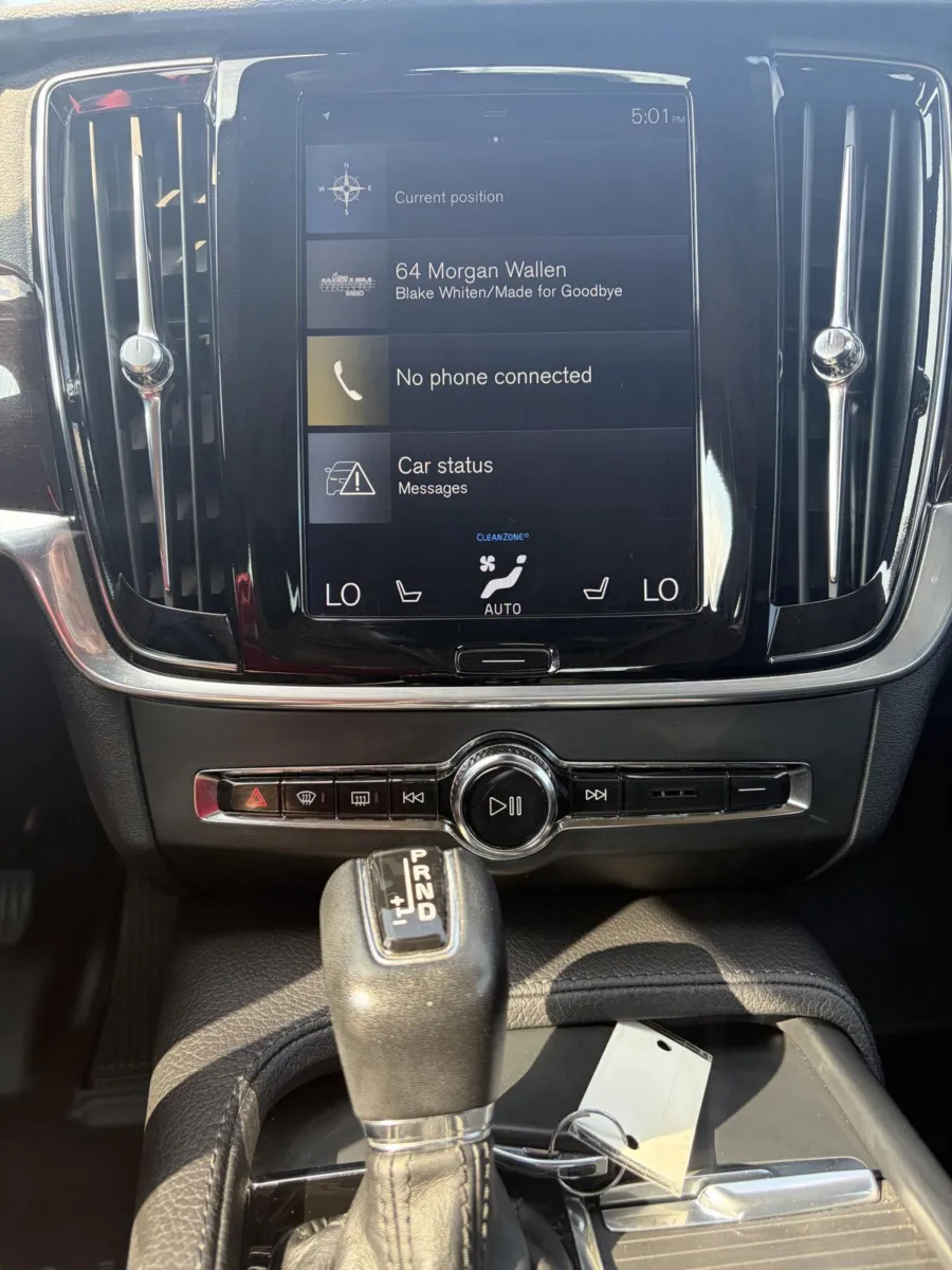 Volvo S90 photo 21