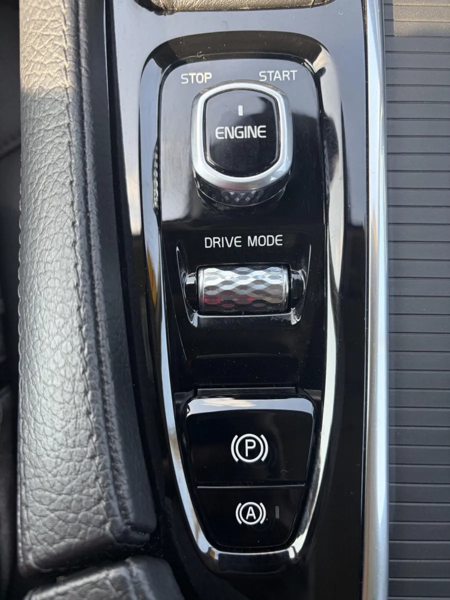 Volvo S90 photo 22