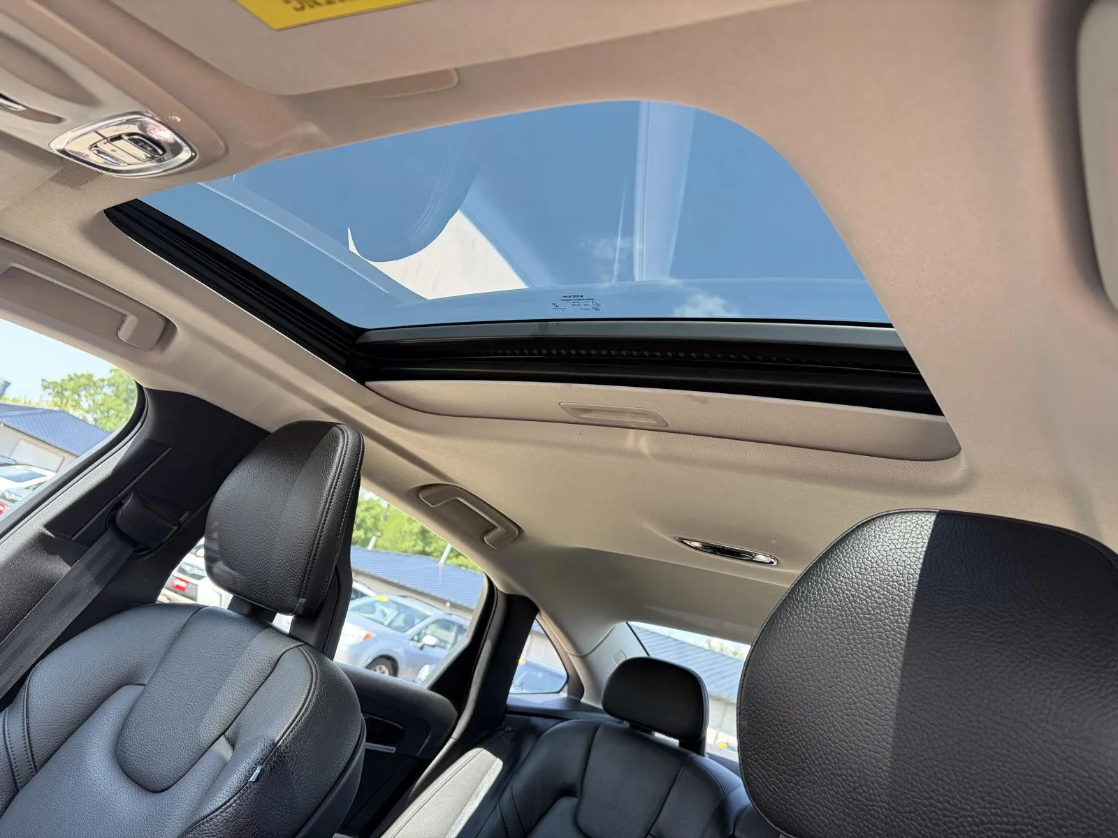 Volvo S90 photo 24