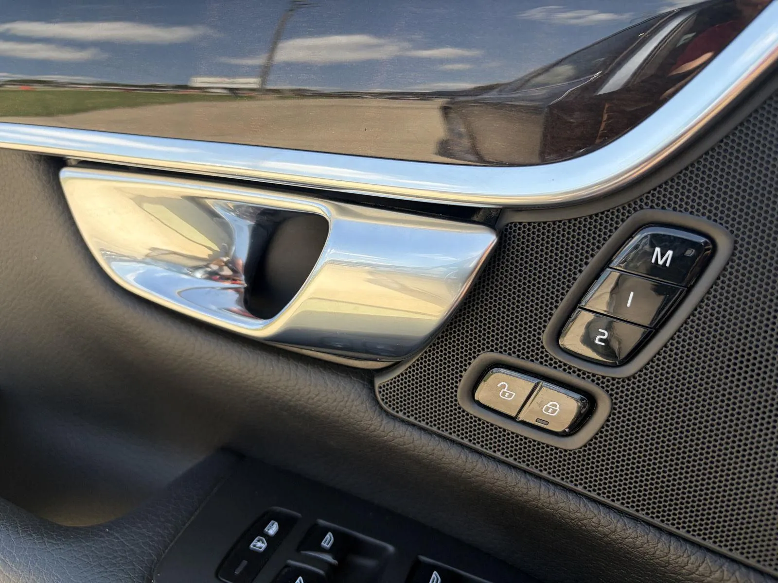 Volvo S90 photo 25