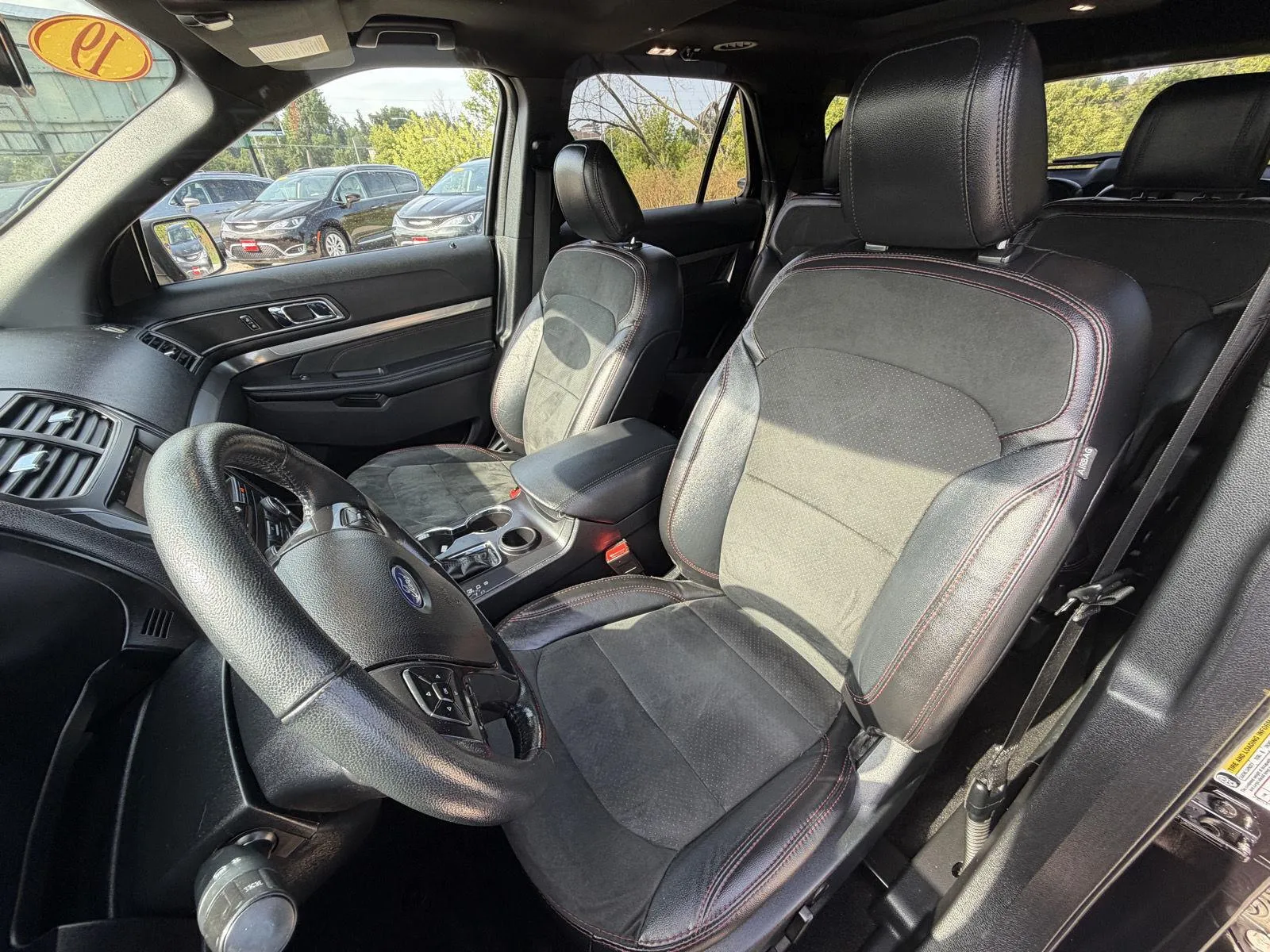 Ford Explorer photo 13