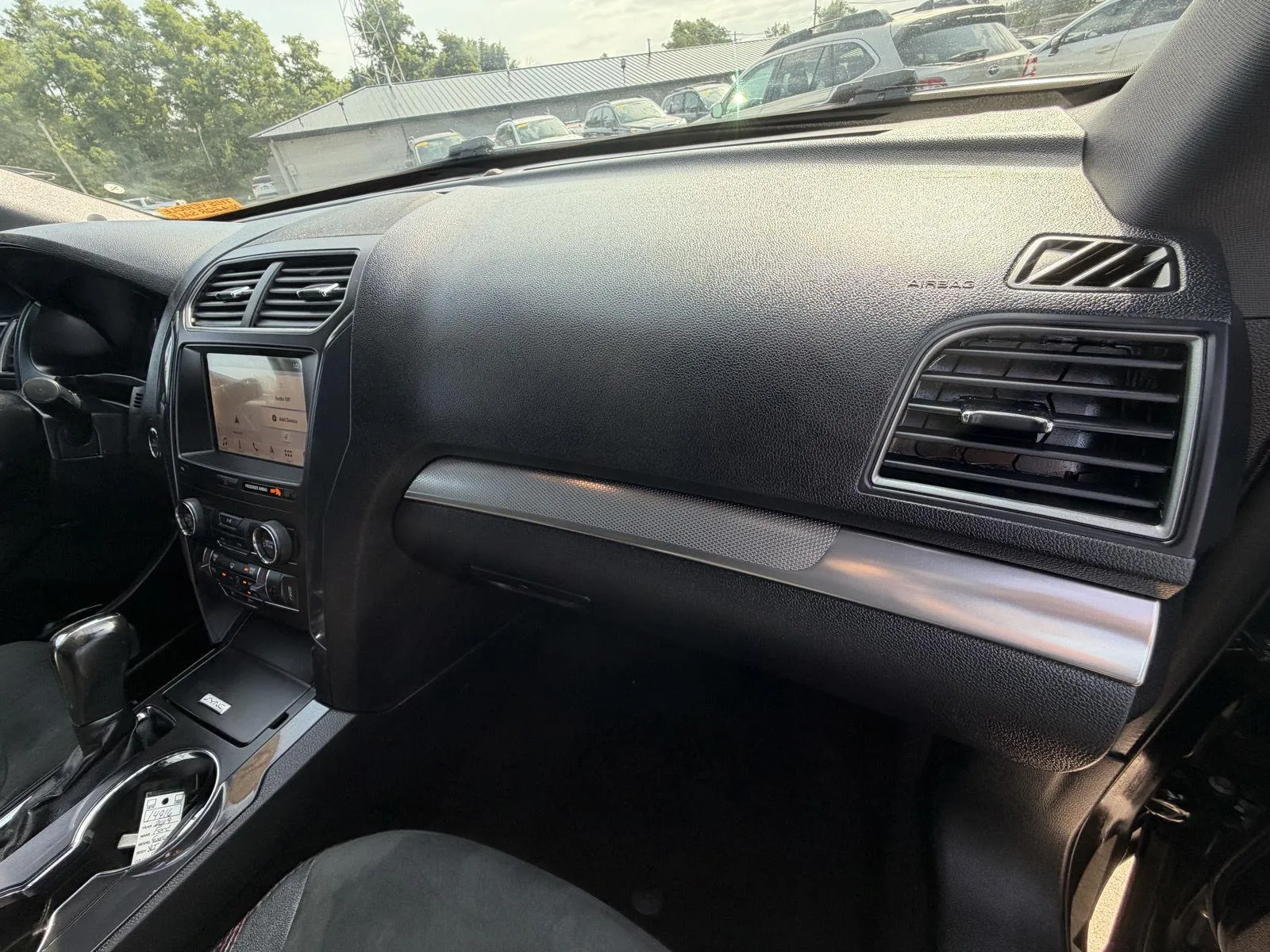 Ford Explorer photo 14