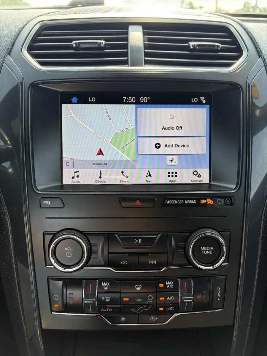 Ford Explorer photo 22