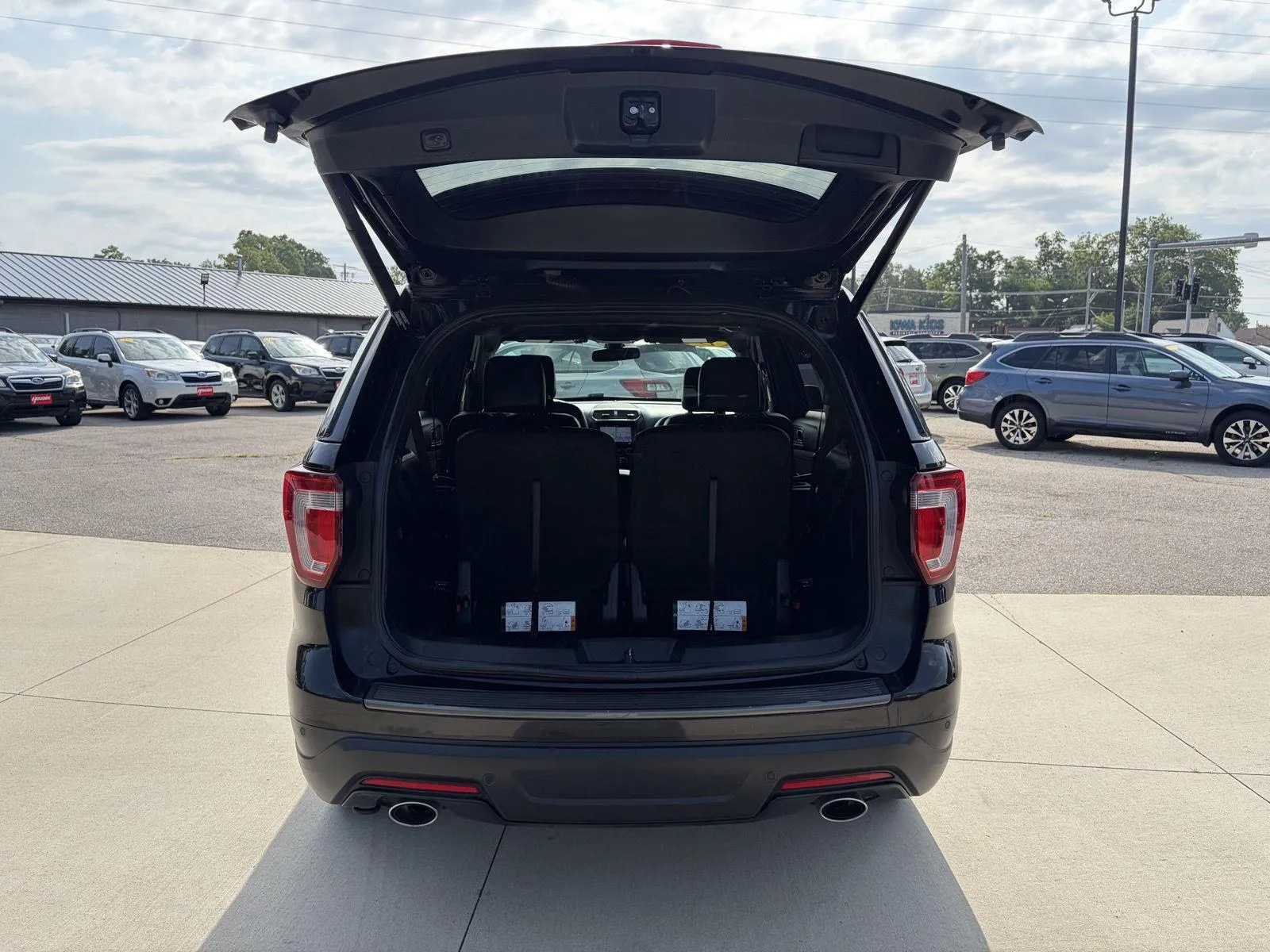 Ford Explorer photo 24