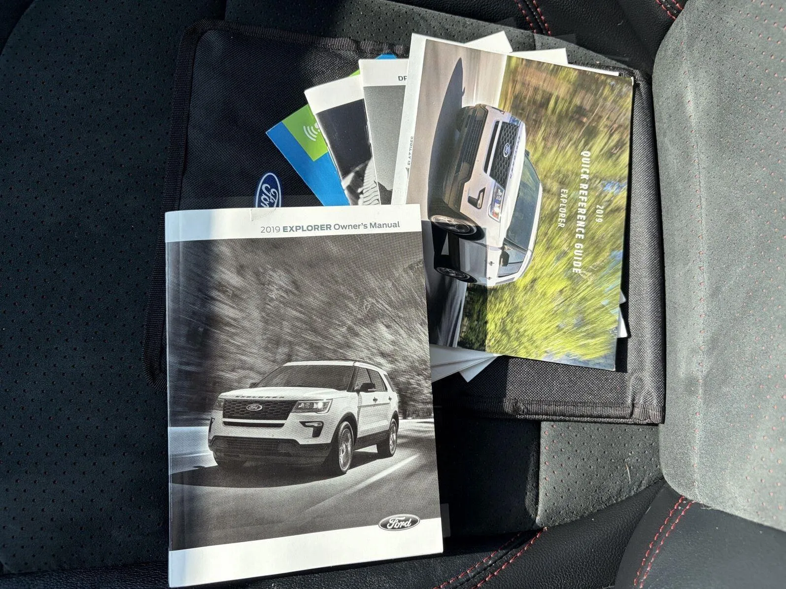 Ford Explorer photo 26