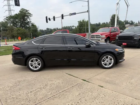 More photos of 2018 Ford Fusion SE at Houdek Auto Center, IA
