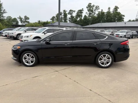 More photos of 2018 Ford Fusion SE at Houdek Auto Center, IA