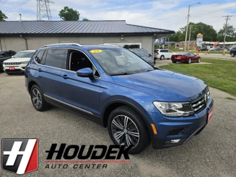 Blue 2018 Volkswagen Tiguan SE for sale in Marion, IA