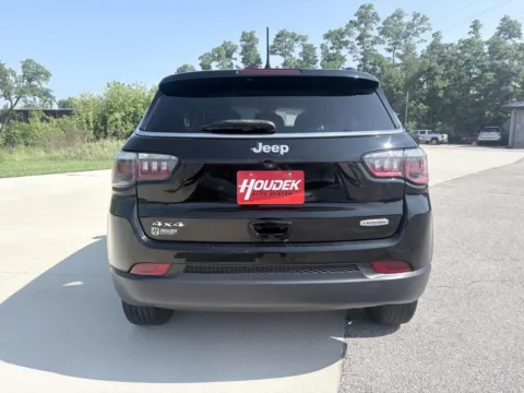 More photos of 2019 Jeep Compass Latitude at Houdek Auto Center, IA