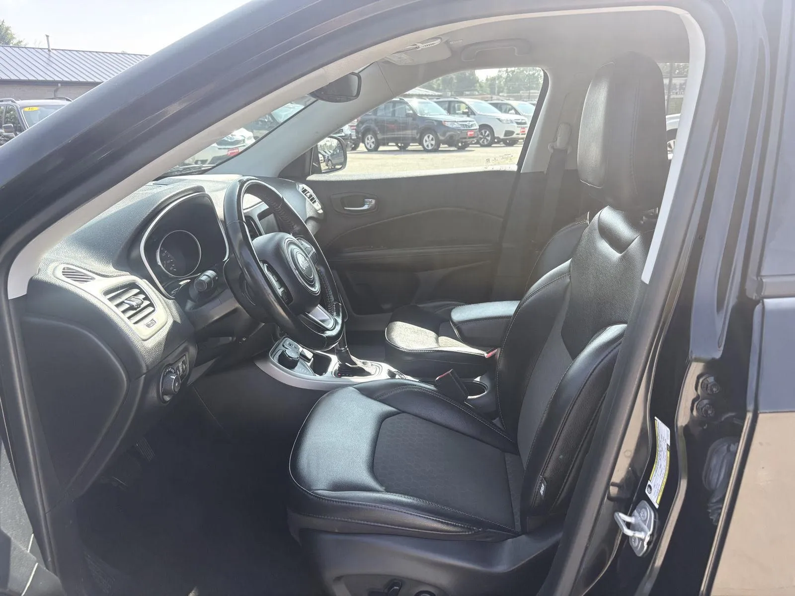 Jeep Compass photo 11