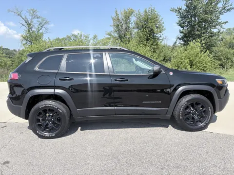 More photos of 2020 Jeep Cherokee Trailhawk at Houdek Auto Center, IA