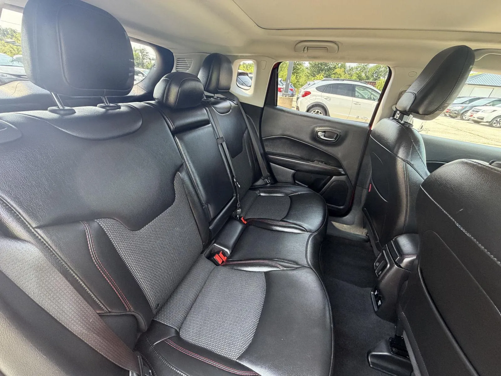 Jeep Compass photo 17