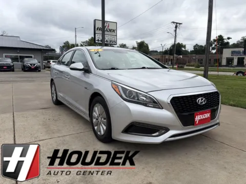 Silver 2016 Hyundai Sonata Hybrid SE for sale in Marion, IA