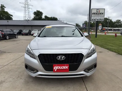 Photos of 2016 Hyundai Sonata Hybrid SE for sale in Marion, IA at Houdek Auto Center