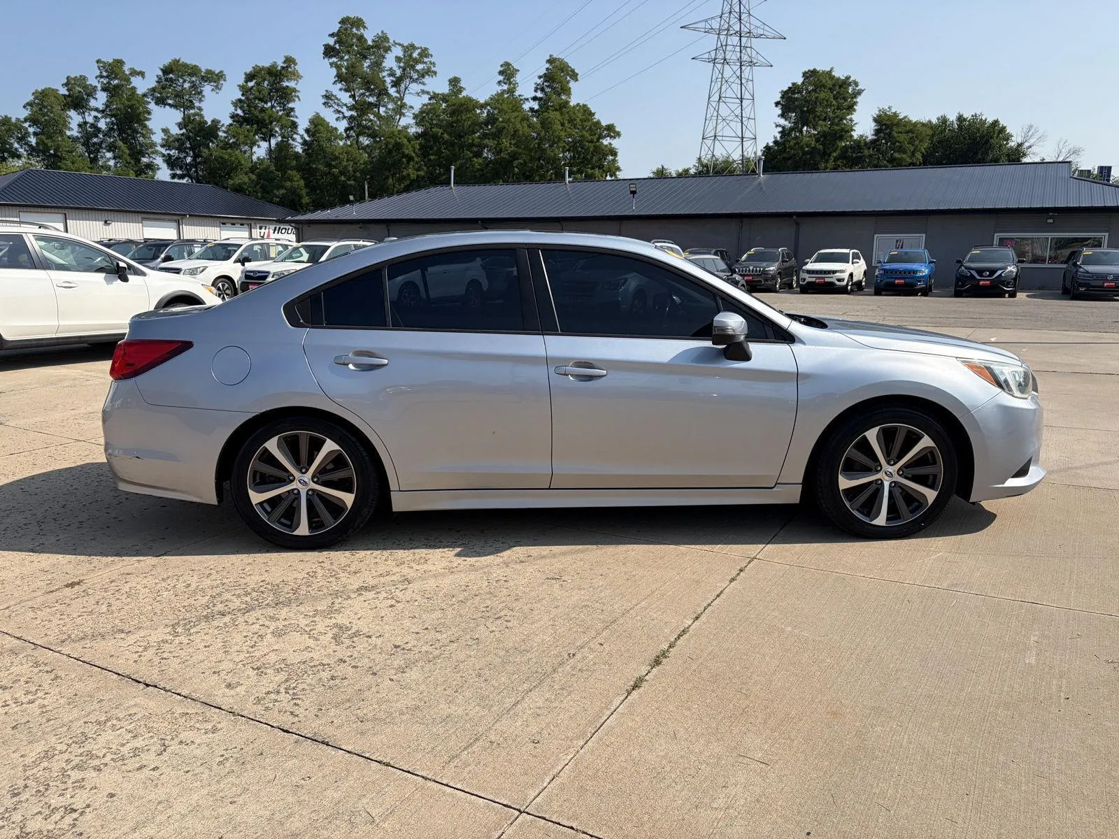 Subaru Legacy photo 4