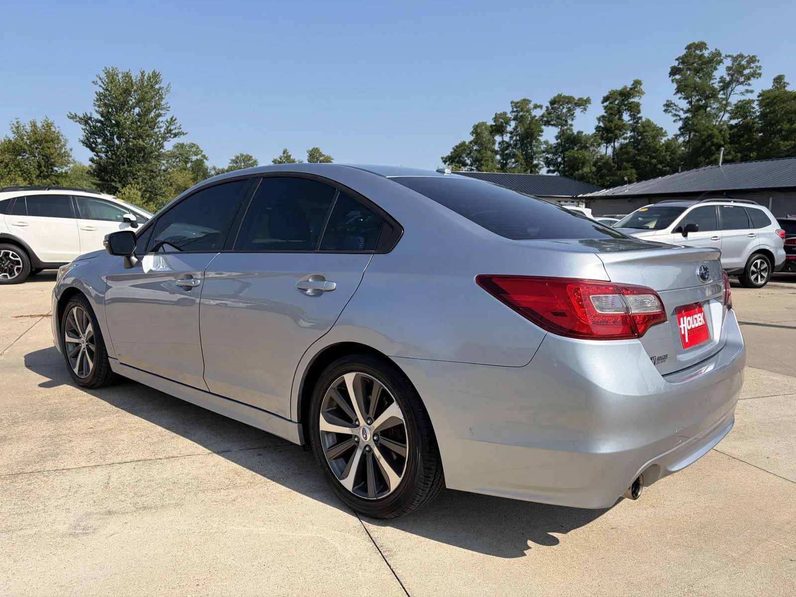 Subaru Legacy photo 6
