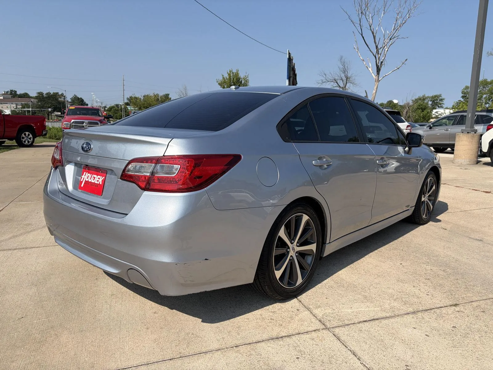 Subaru Legacy photo 8
