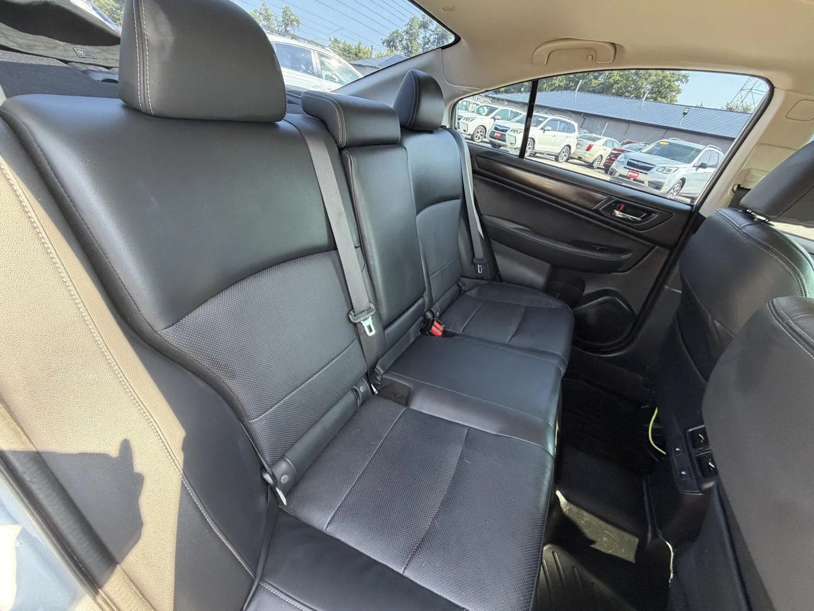 Subaru Legacy photo 17