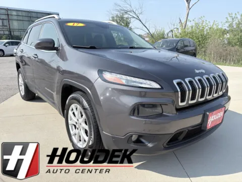 Gray 2017 Jeep Cherokee Latitude for sale in Marion, IA
