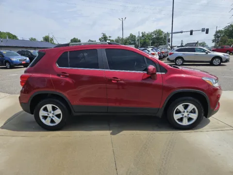 More photos of 2020 Chevrolet Trax LT at Houdek Auto Center, IA