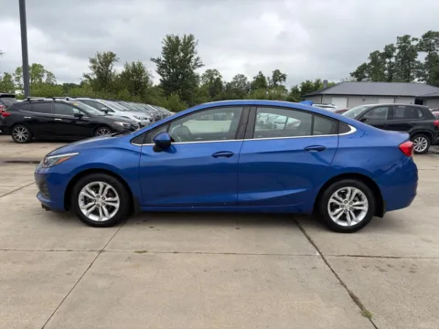 More photos of 2019 Chevrolet Cruze LT at Houdek Auto Center, IA