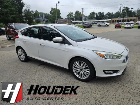 Gray 2014 Ford Focus Titanium for sale in Marion, IA