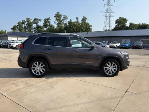 More photos of 2018 Jeep Cherokee Limited at Houdek Auto Center, IA