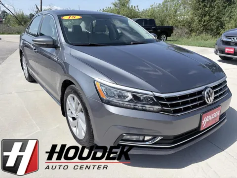 Gray 2018 Volkswagen Passat 2.0T SE for sale in Marion, IA