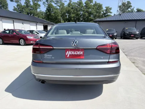 More photos of 2018 Volkswagen Passat 2.0T SE at Houdek Auto Center, IA
