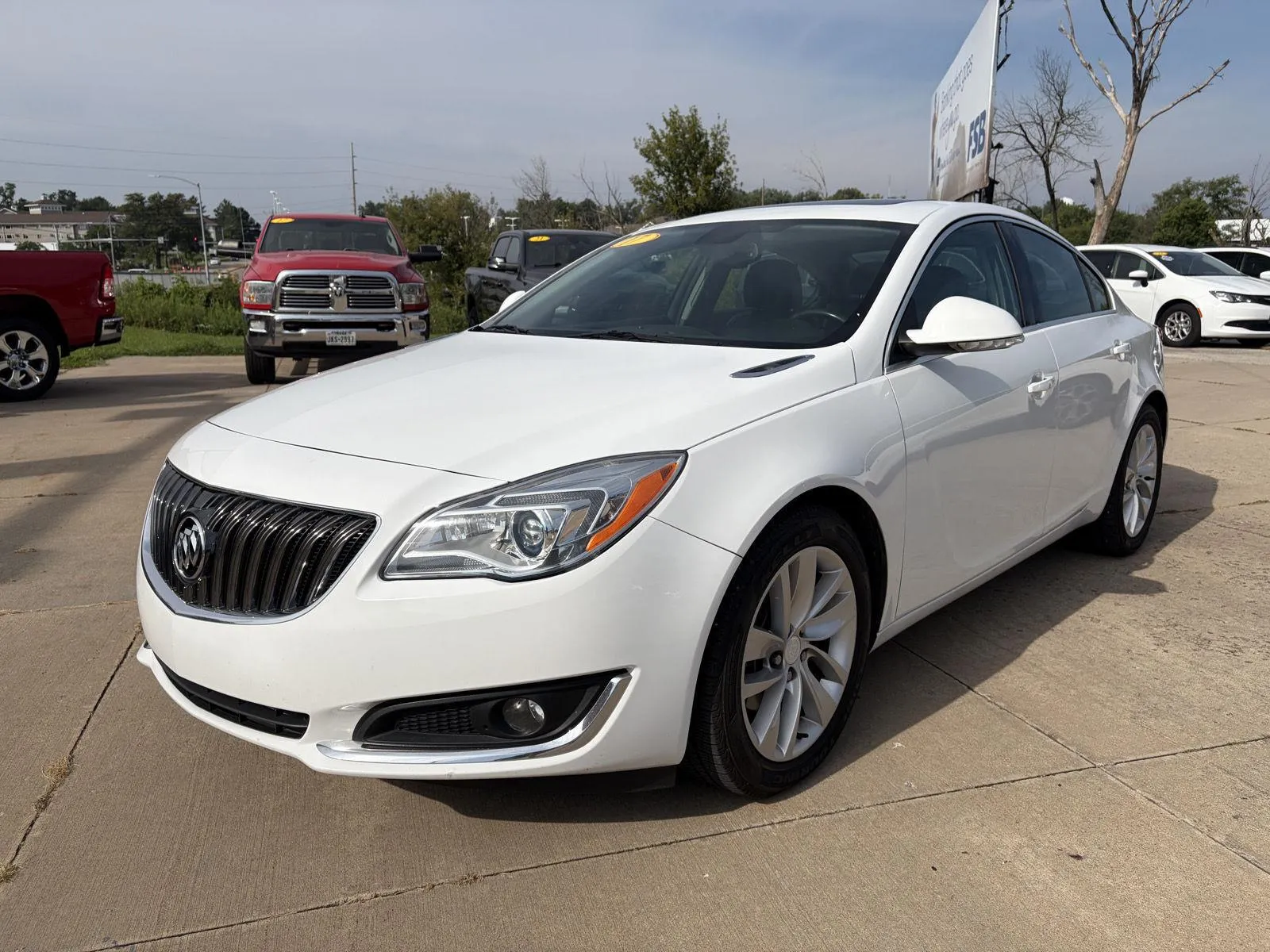 Buick Regal photo 3