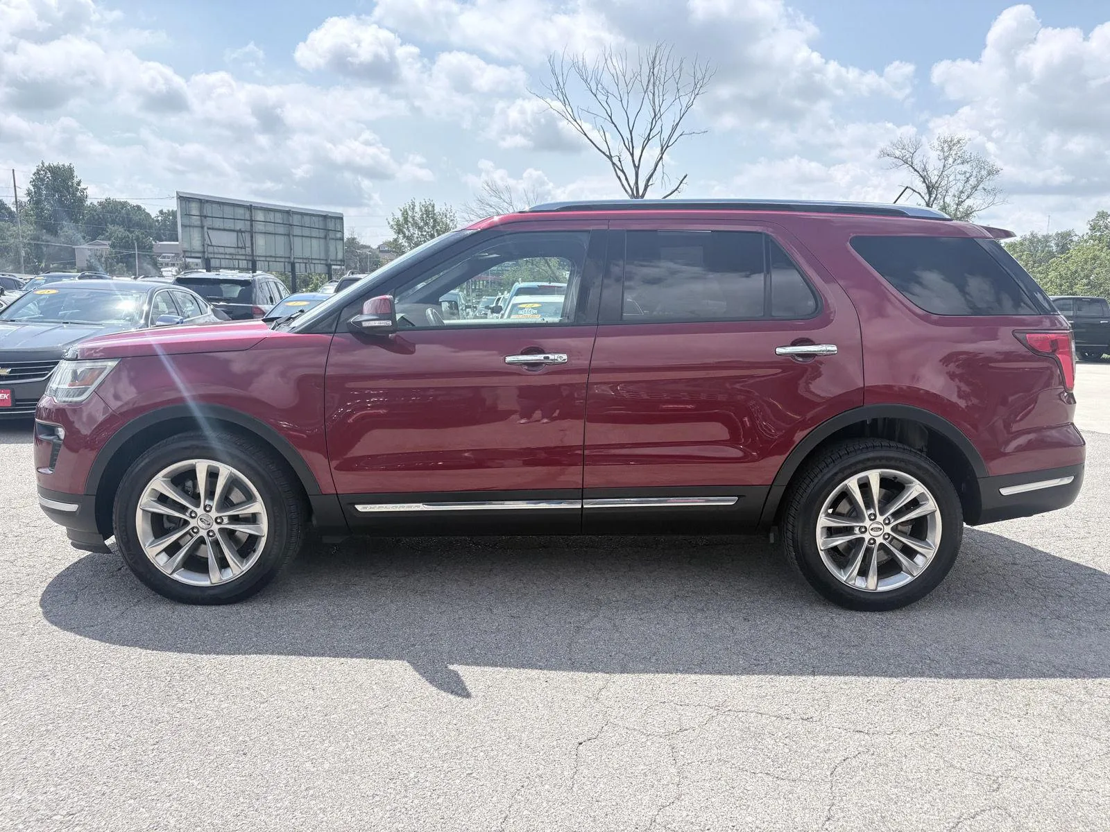 Ford Explorer photo 9