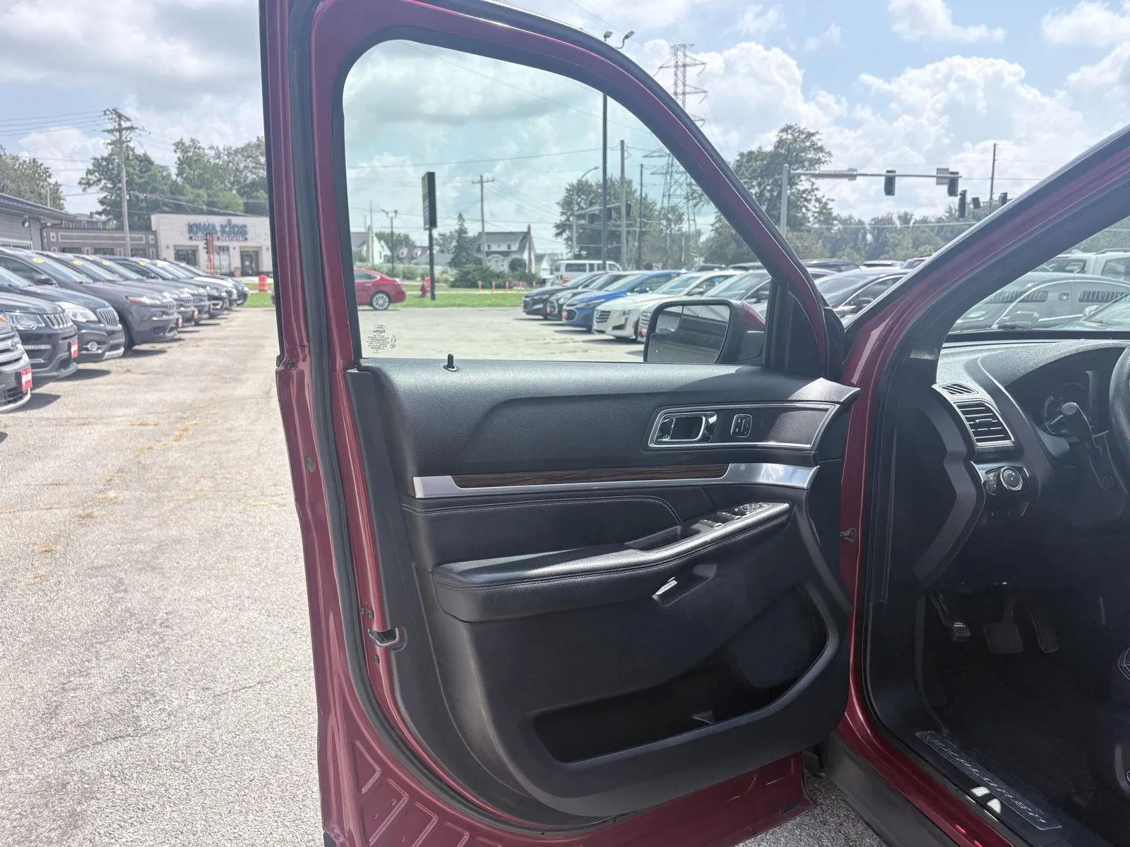Ford Explorer photo 10