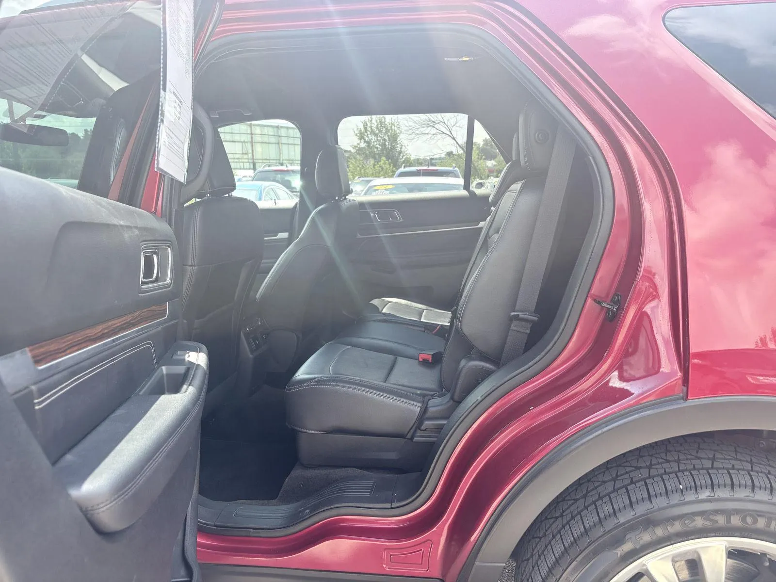 Ford Explorer photo 12