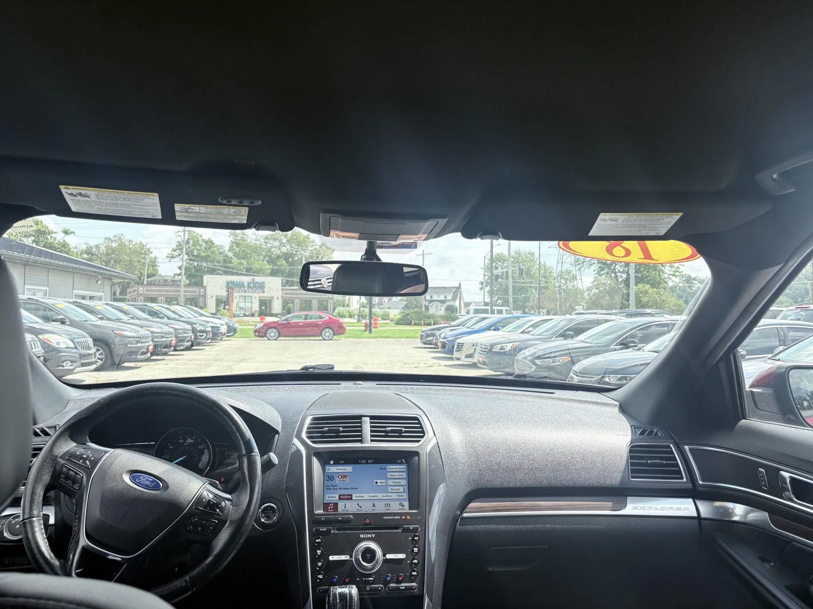 Ford Explorer photo 13