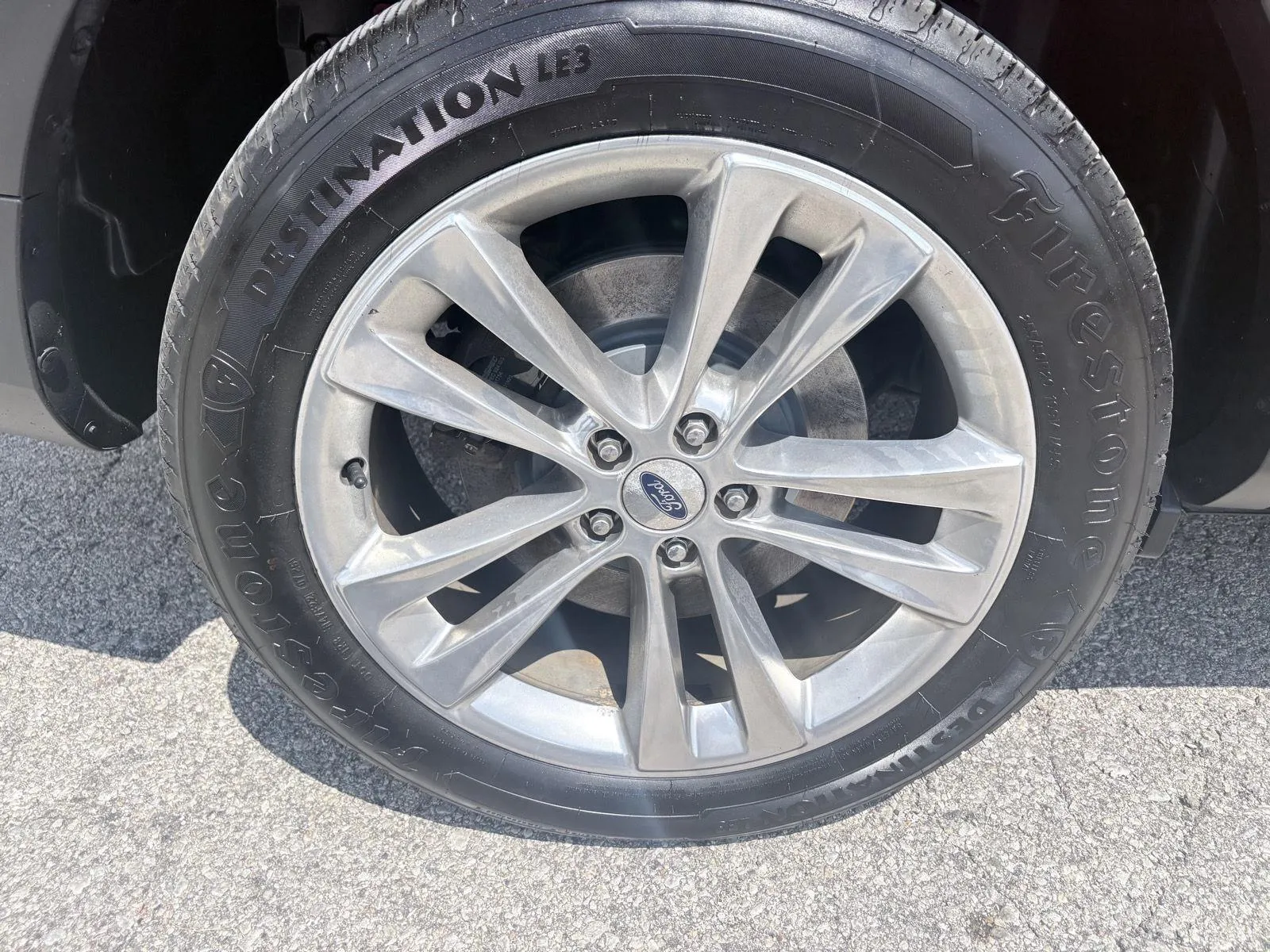 Ford Explorer photo 16