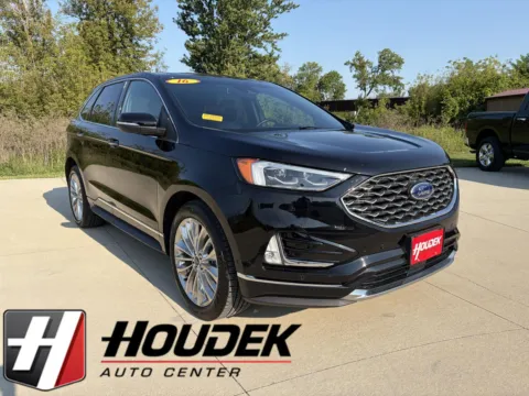 Black 2020 Ford Edge Titanium for sale in Marion, IA